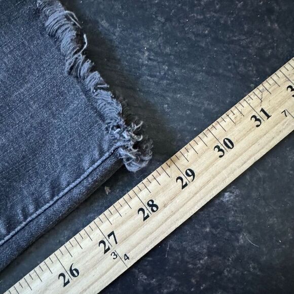 Good Threads Women's Whiskering Frayed Hem Jeans Black Size Large / 30 - Picture 11 of 14